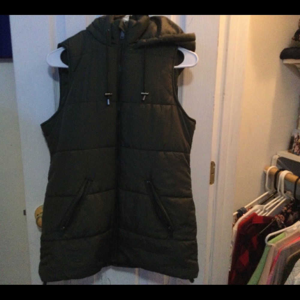 Altar’d State zip up vest with a hood